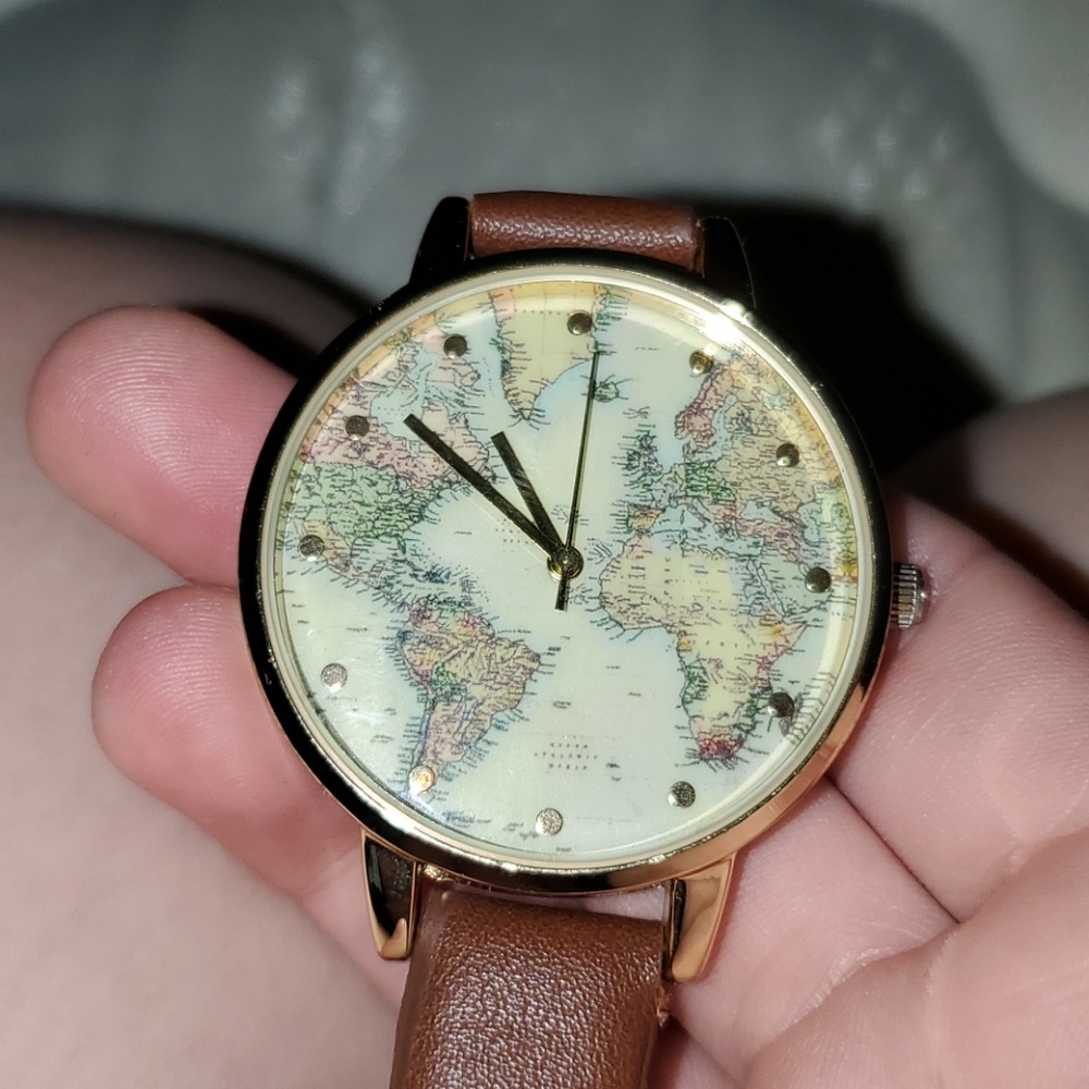 Watch - Picture 3 of 3